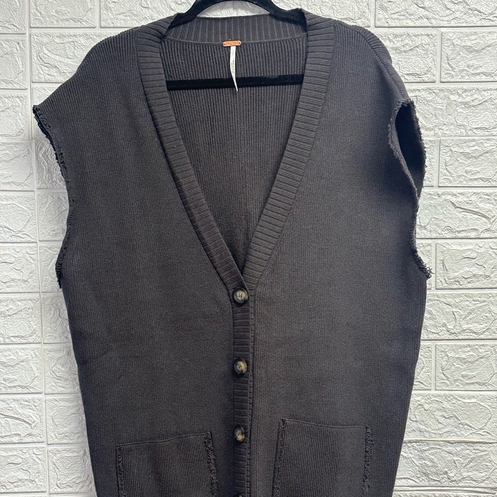 Free people grey sweater vest size xsmall